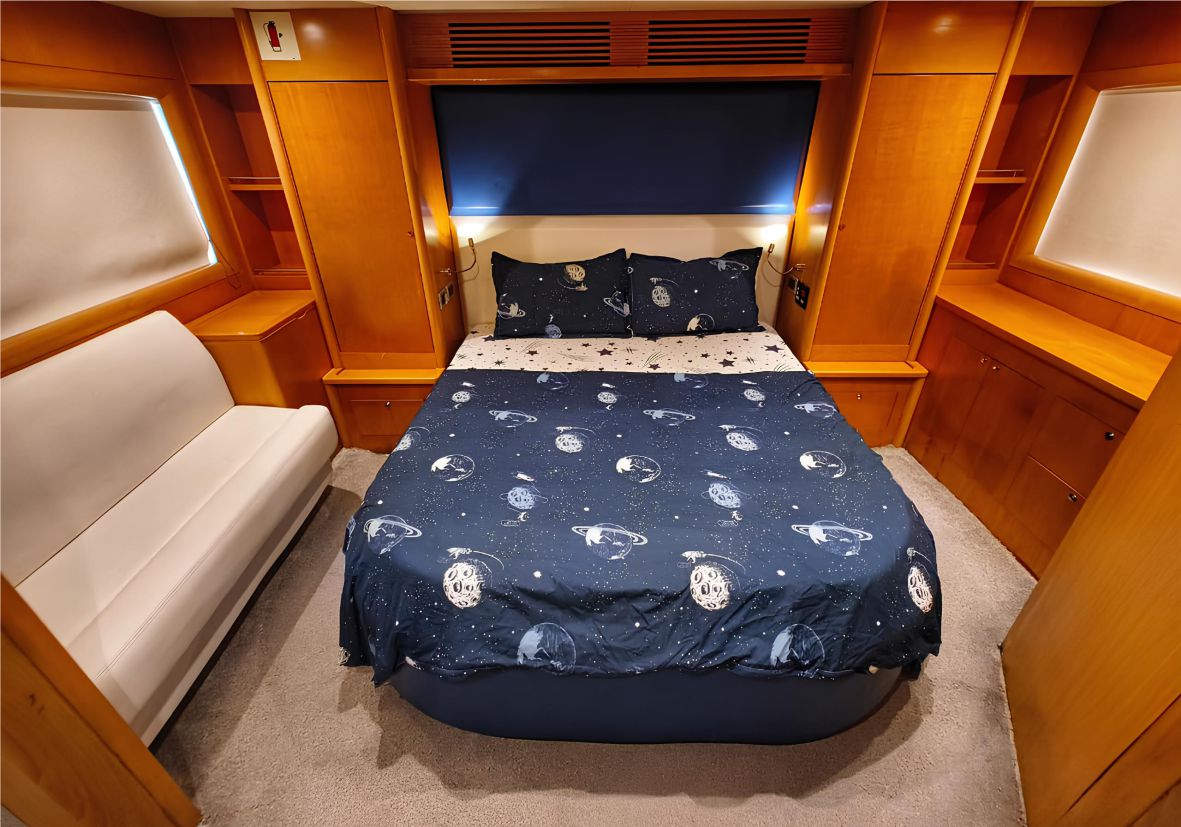 Hamdan 65ft(20m) 23 Guest Capacity - Flame Travel Dubai