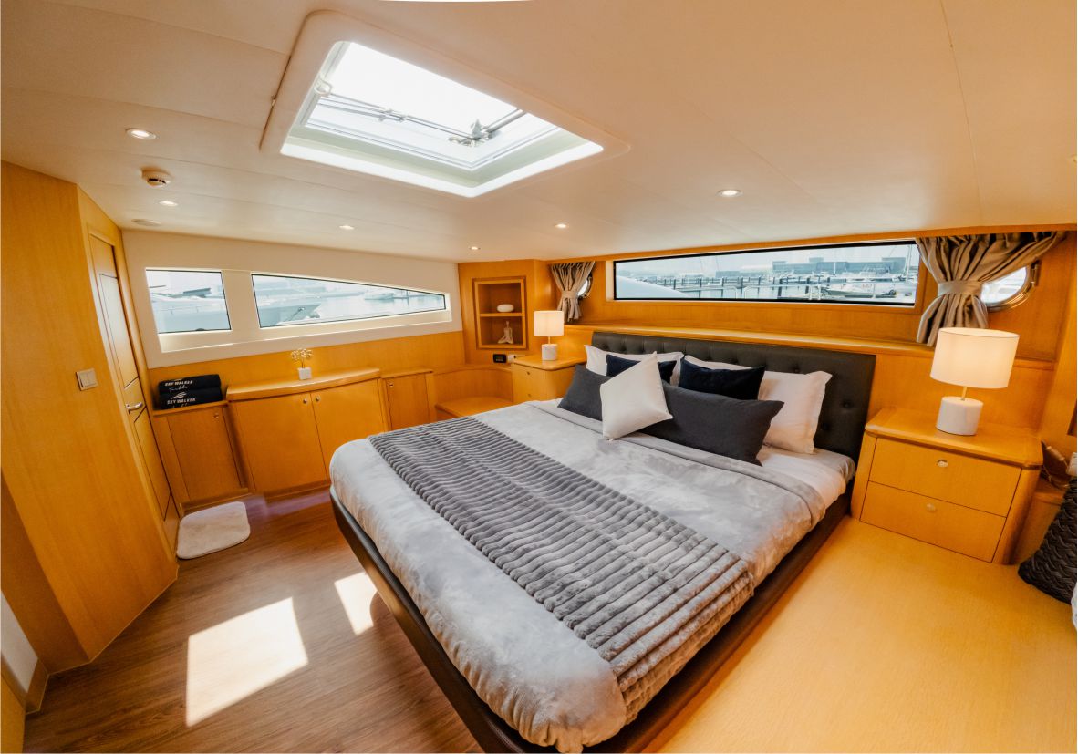 Kona 110ft(34m) 85 Guest Capacity - Flame Travel Dubai