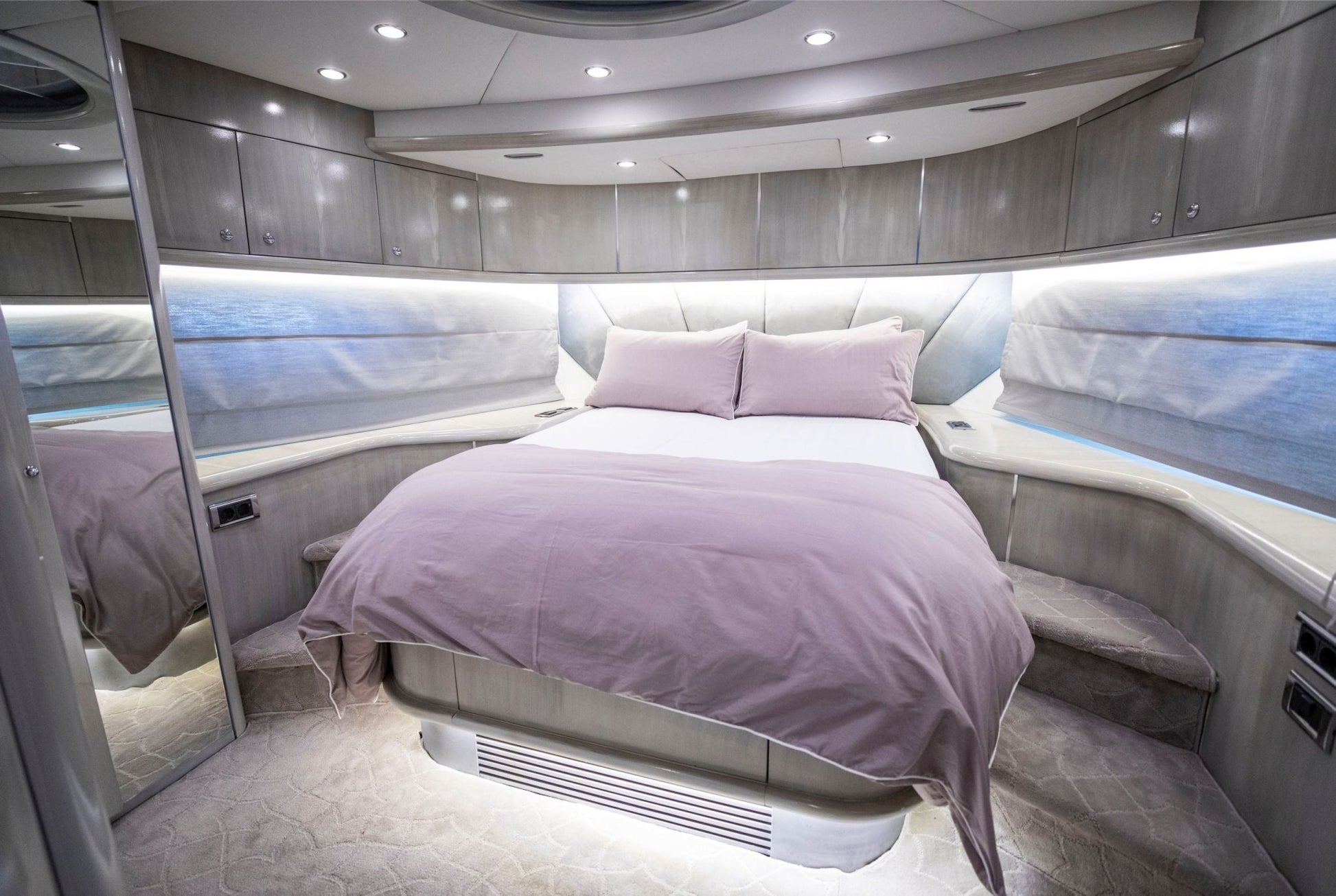 Panther 95ft(29m) 20 Guest Capacity - Flame Travel Dubai