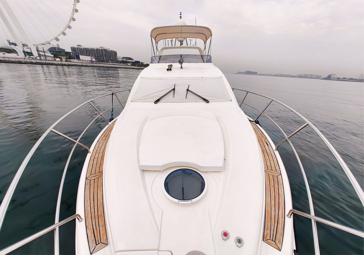 Majesty 50ft(15m) 13 Guest Capacity - Flame Travel Dubai