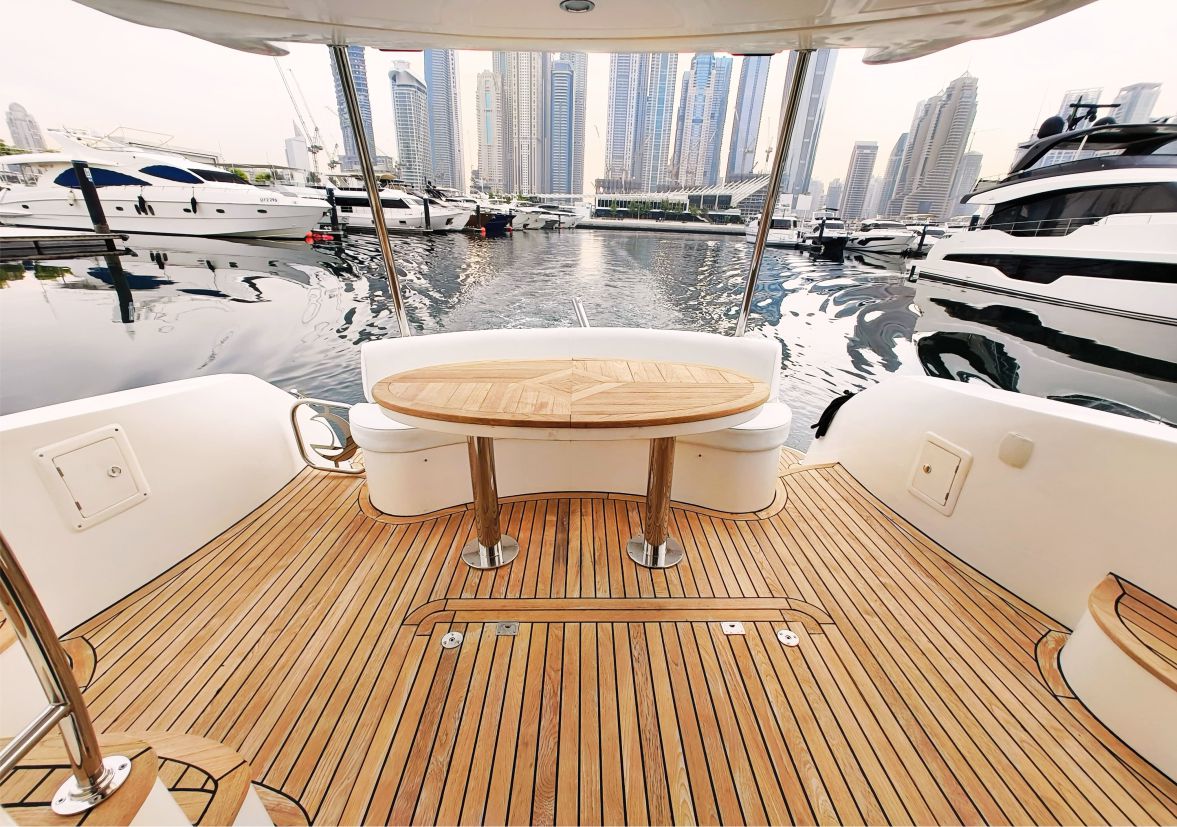 Majesty 50ft(15m) 13 Guest Capacity - Flame Travel Dubai