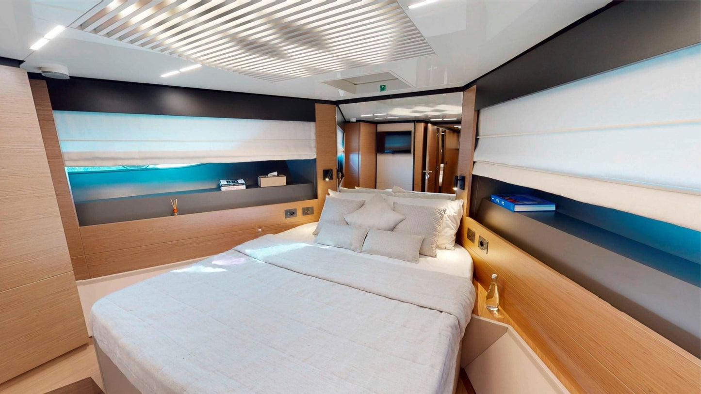 Feretti 78ft(24m) 20 Guest Capacity - Flame Travel Dubai