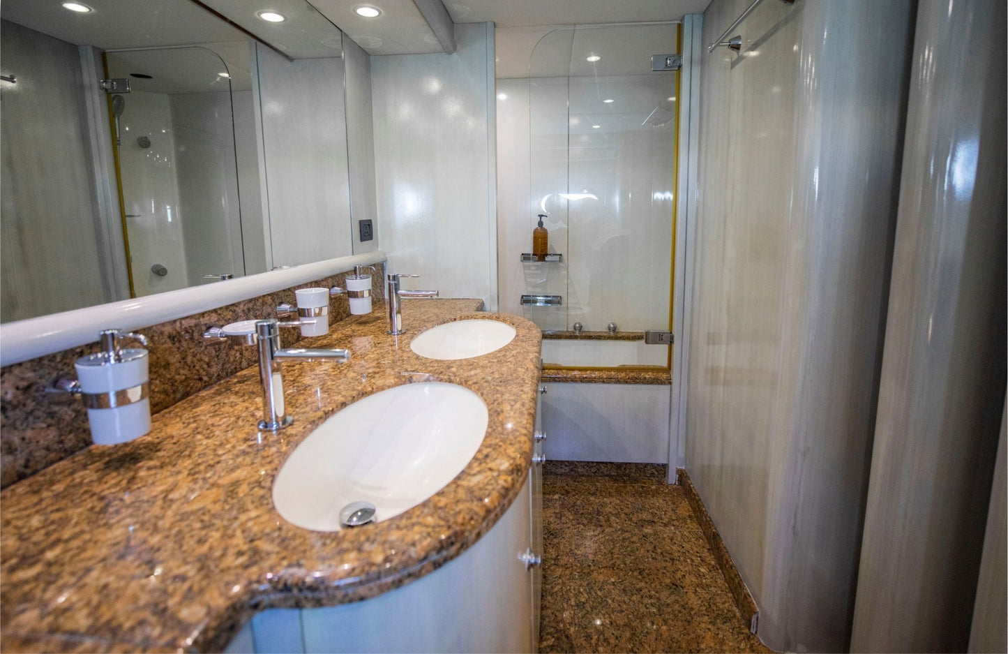 Panther 95ft(29m) 20 Guest Capacity - Flame Travel Dubai